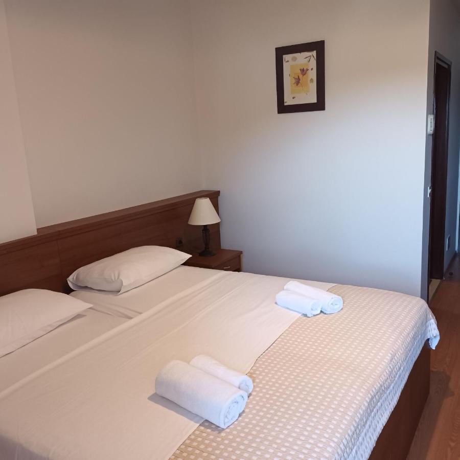 House Hotel Plava Laguna Tisno Ruang foto