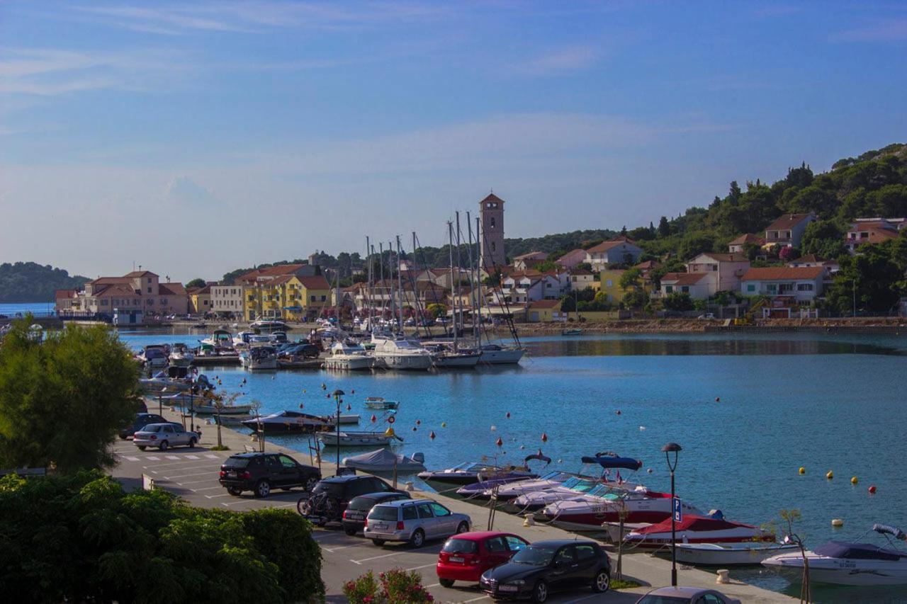 House Hotel Plava Laguna Tisno Ruang foto