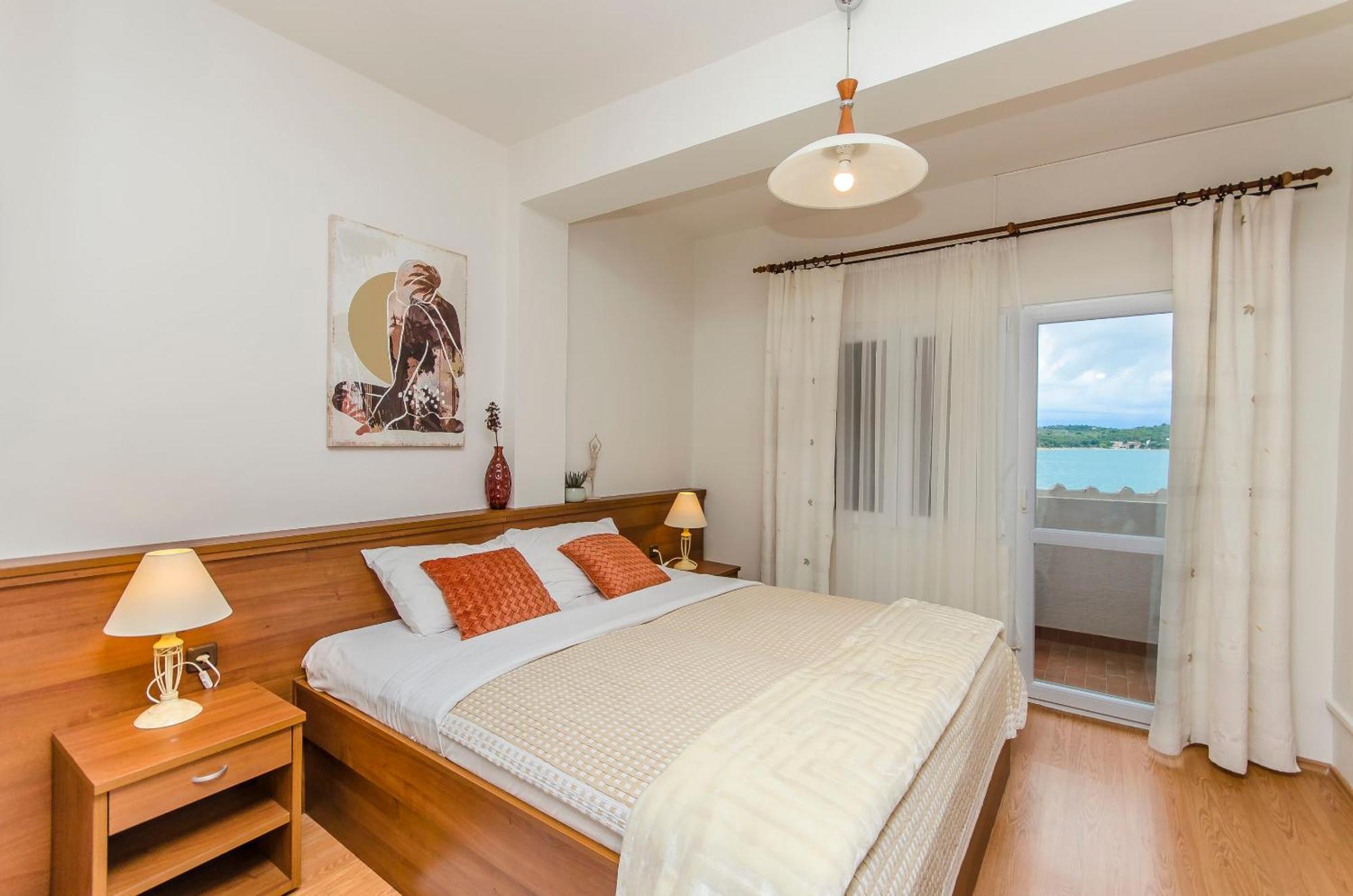 House Hotel Plava Laguna Tisno Bagian luar foto
