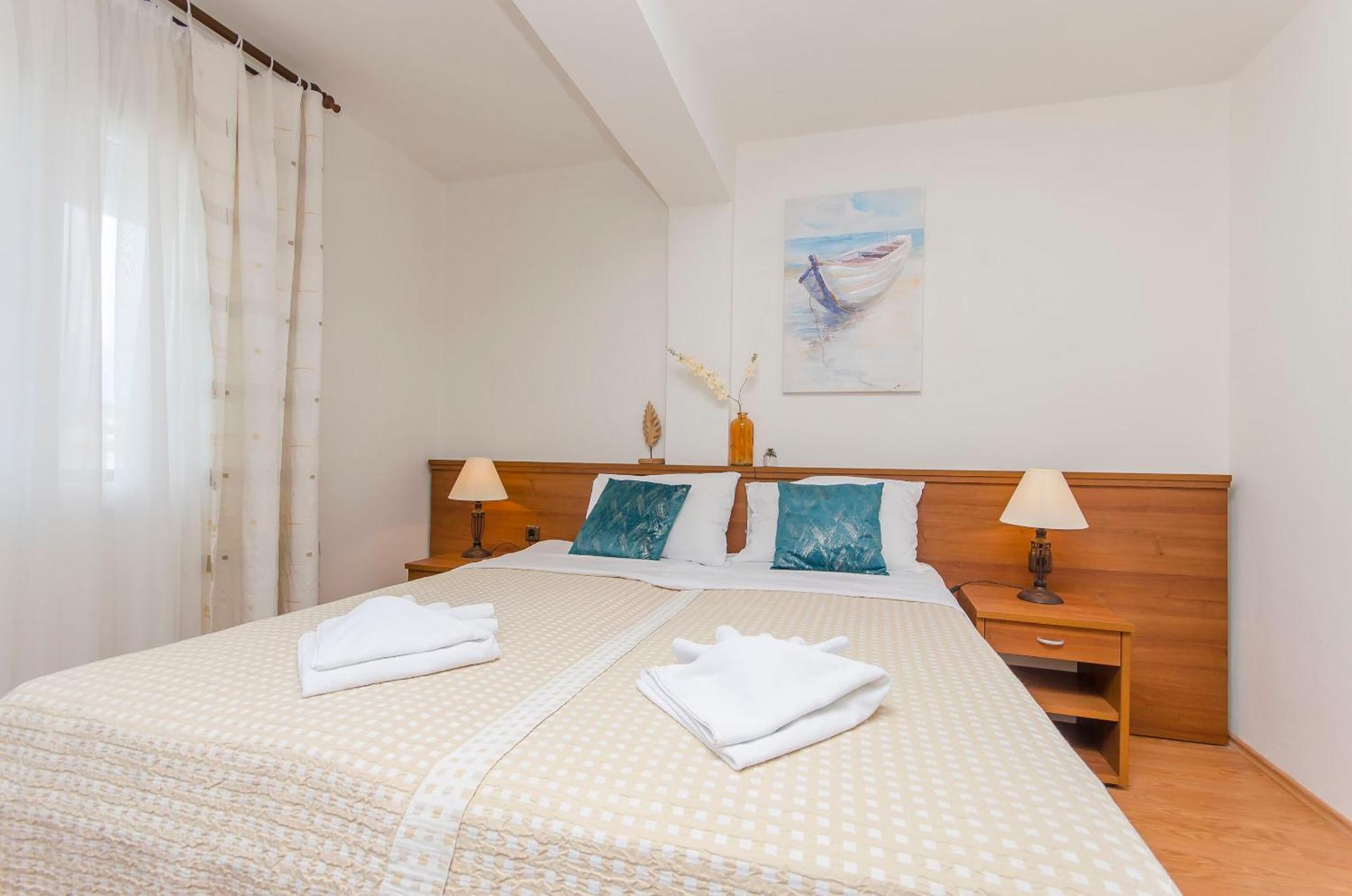 House Hotel Plava Laguna Tisno Bagian luar foto