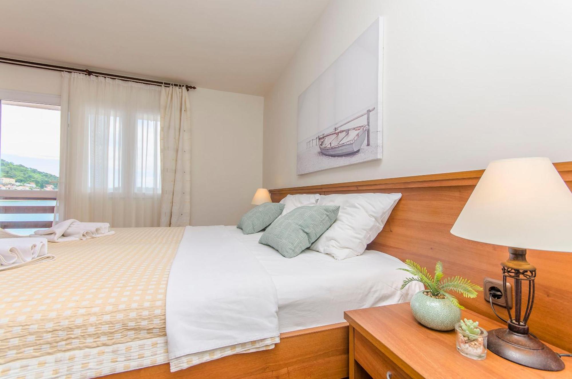 House Hotel Plava Laguna Tisno Bagian luar foto