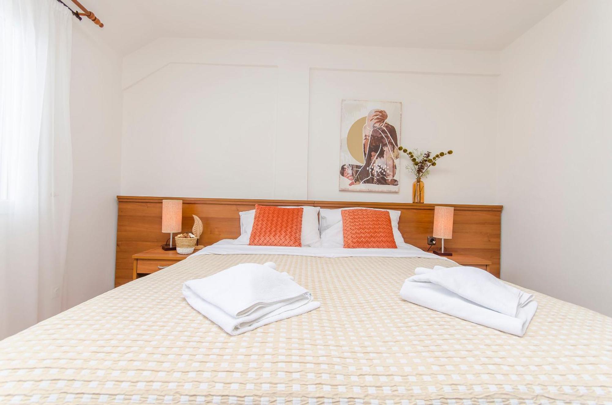 House Hotel Plava Laguna Tisno Bagian luar foto