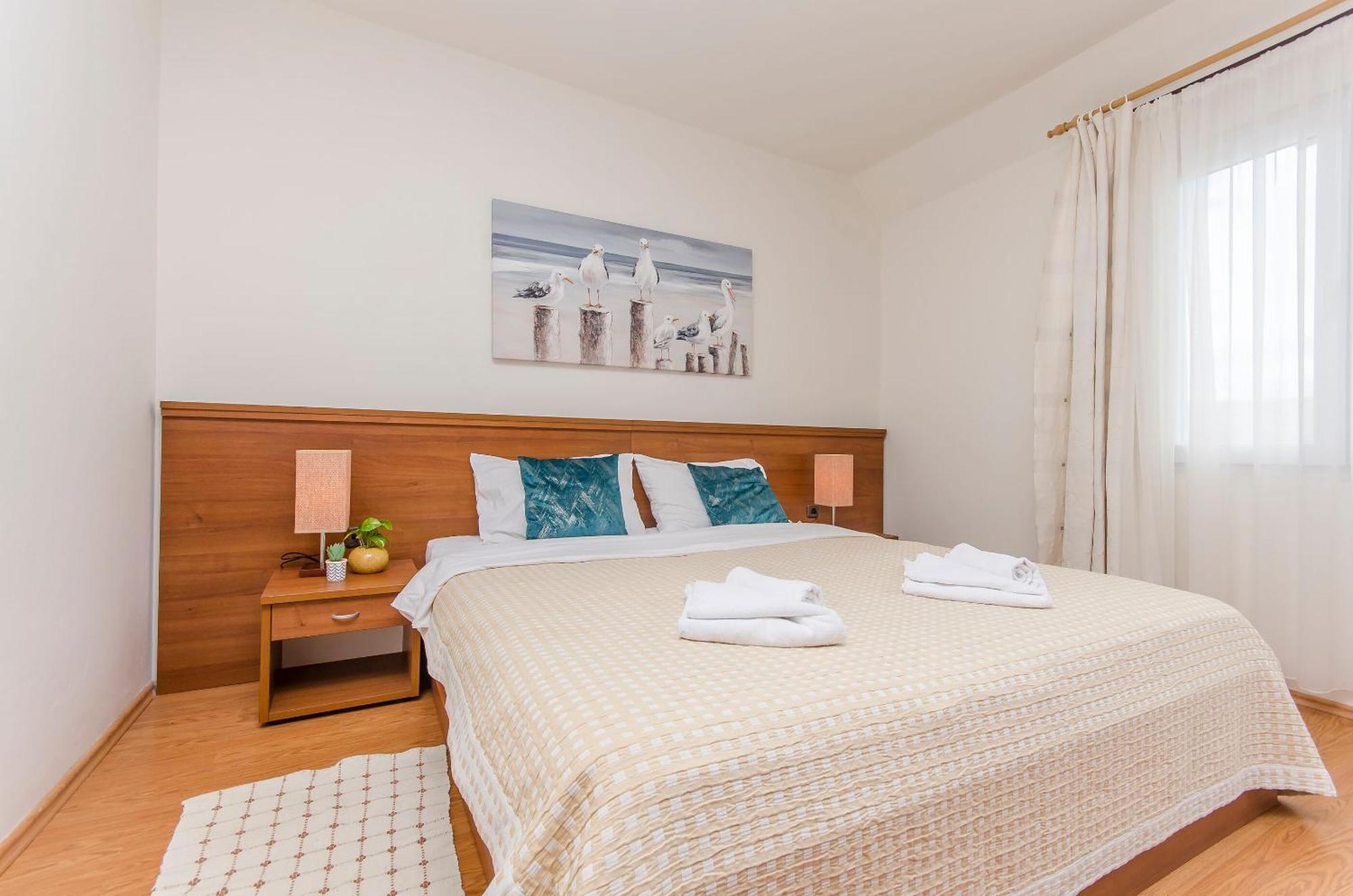 House Hotel Plava Laguna Tisno Bagian luar foto