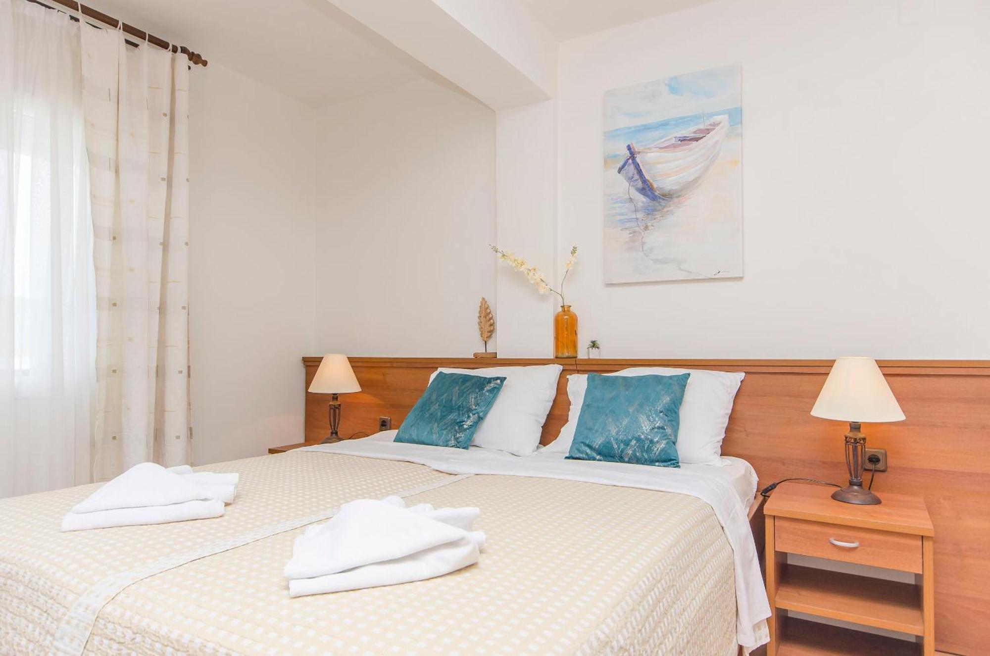 House Hotel Plava Laguna Tisno Bagian luar foto
