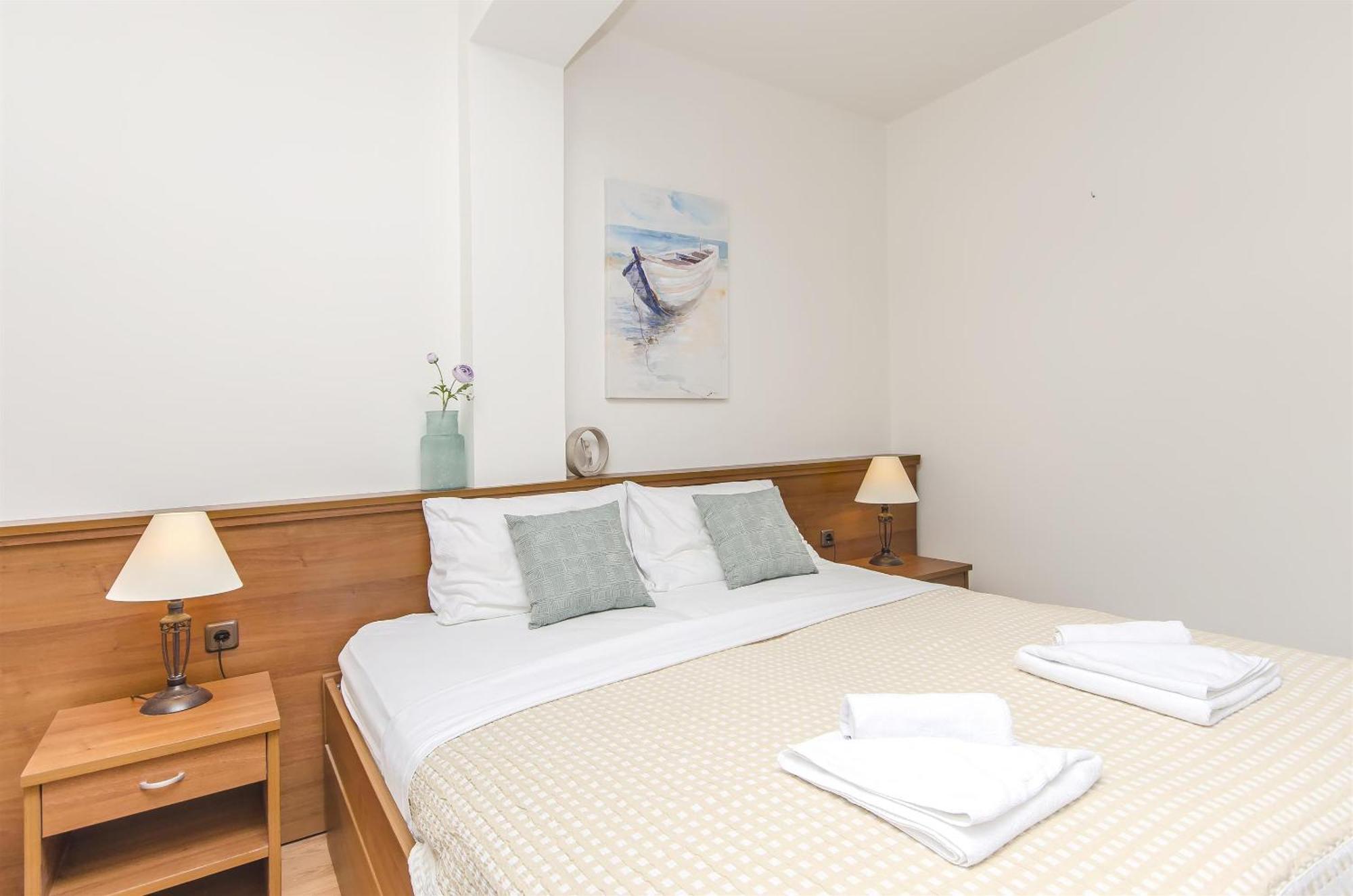 House Hotel Plava Laguna Tisno Bagian luar foto