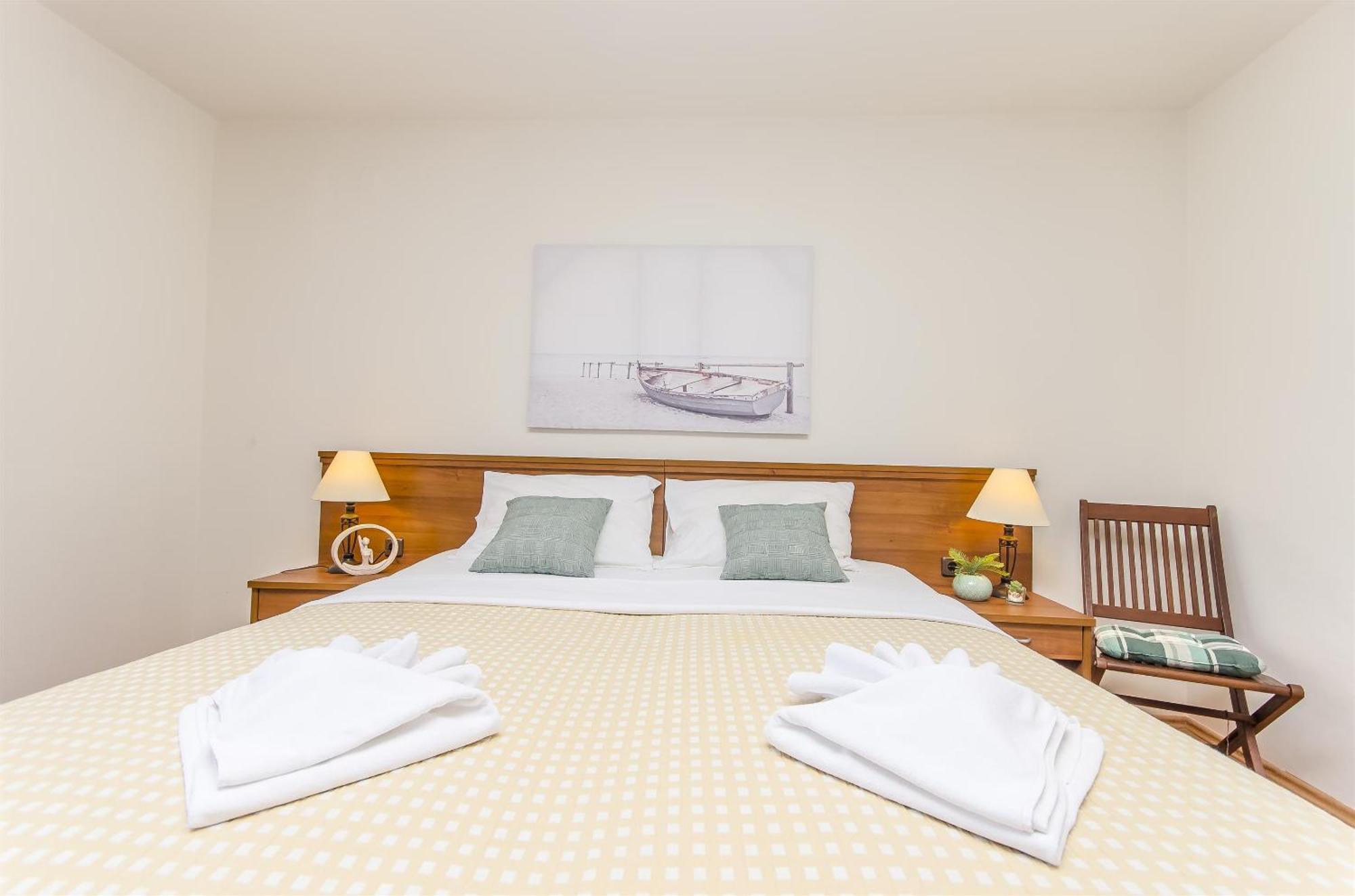 House Hotel Plava Laguna Tisno Bagian luar foto