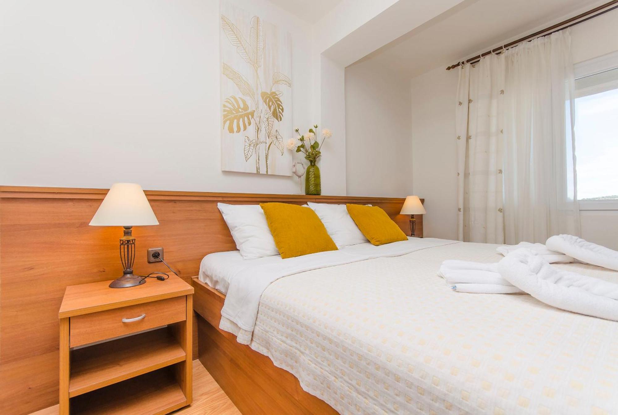 House Hotel Plava Laguna Tisno Bagian luar foto