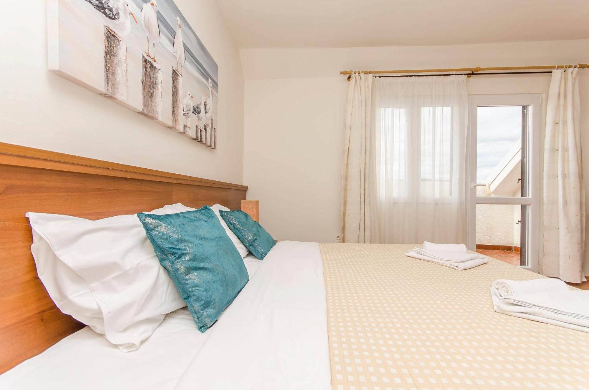 House Hotel Plava Laguna Tisno Bagian luar foto